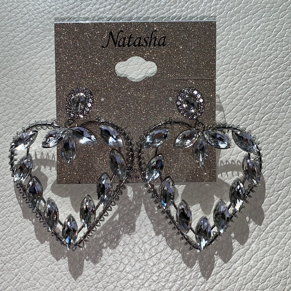 Natasha‎ Couture Crystal Heart Earrings - Picture 3 of 7